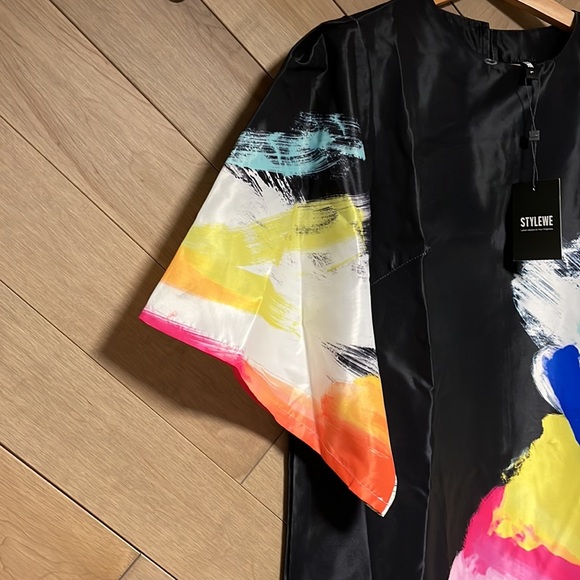 Mini Dress, black with abstract print. SZ L new with tags! - Picture 4 of 7